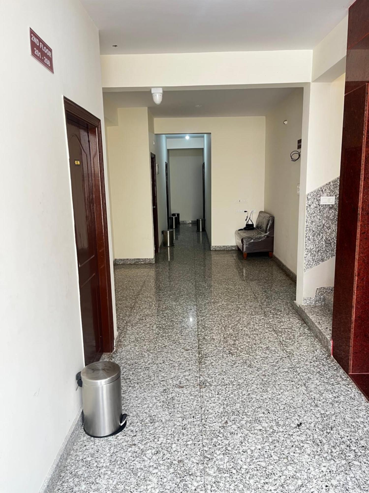 Hotel Raj Comfort Бангалор Екстериор снимка