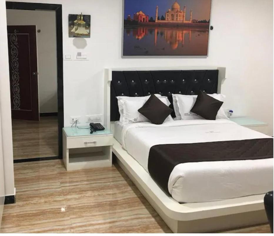 Hotel Raj Comfort Бангалор Екстериор снимка