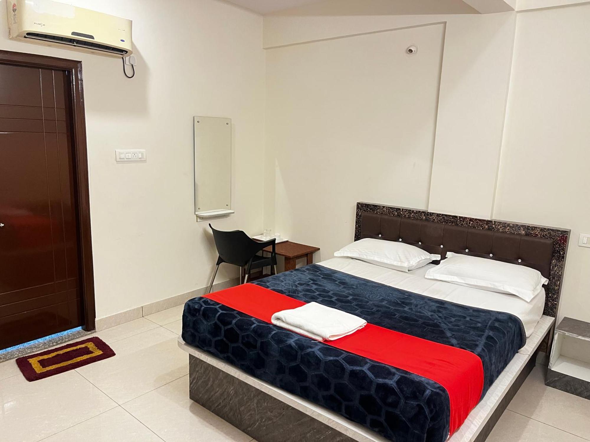 Hotel Raj Comfort Бангалор Екстериор снимка